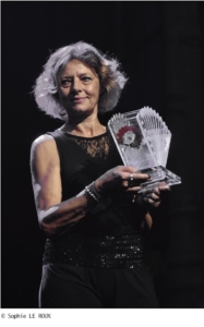 Prix international d'Hommage à Yvette Horner  Création Élisabeth Cibot, sculpteur.