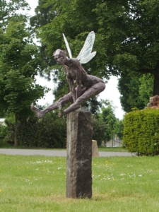 Elfe du tertre au Monnier - Bronze et ailes de cristal